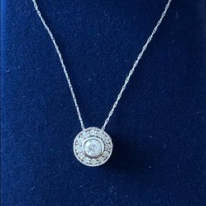 0.6 CT t.w cluster diamond 20” necklace